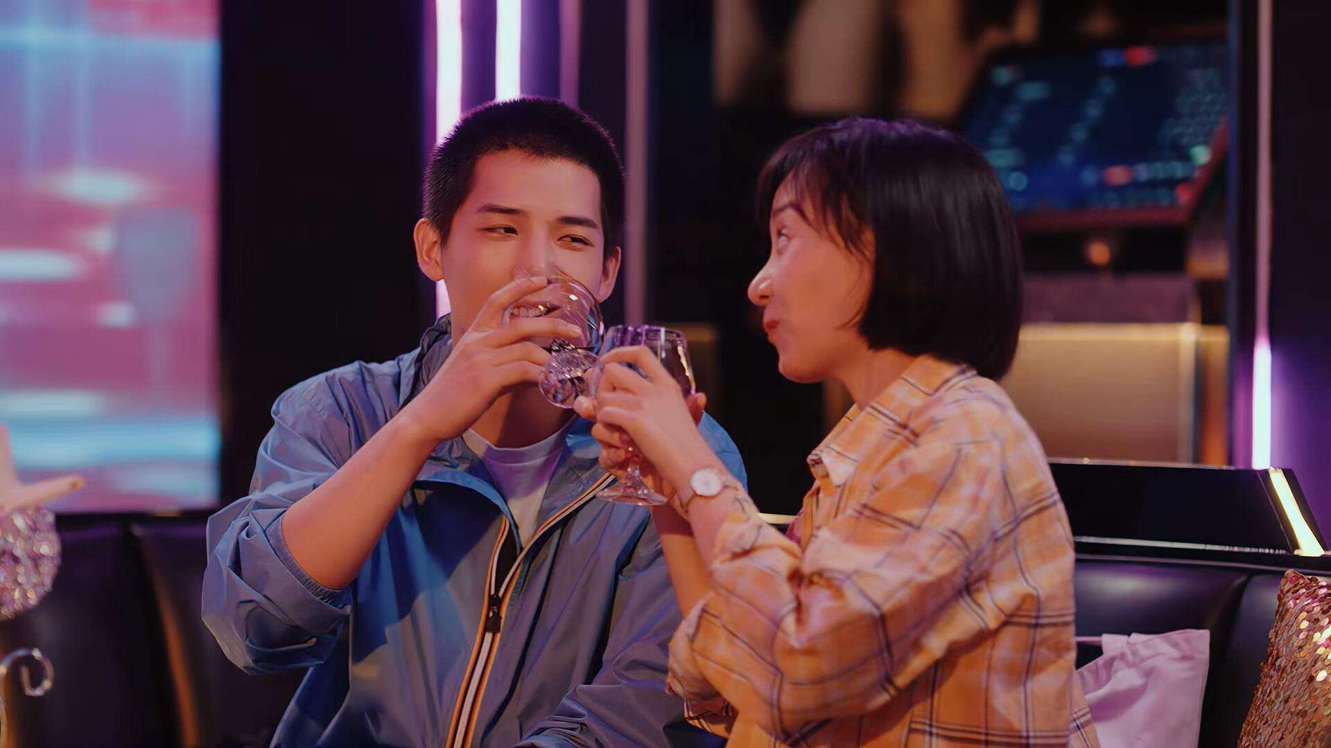 战术解剖,比利亚雷亚尔的黄色潜水艇如何焊死对手,而若日尼奥的手术刀又怎样切割防线?